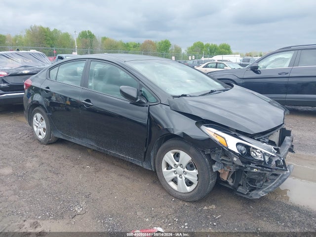 45090551 :رقم المزاد ، 3KPFL4A79JE273404 vin ، 2018 Kia Forte Lx مزاد بيع