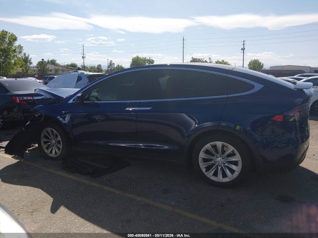 Продажа на аукционе авто 2017 Tesla Model X 100d/75d/90d, vin: 5YJXCBE26HF048269, номер лота: 45090561