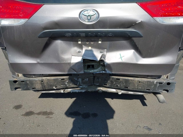 2013 Toyota Sienna L V6 7 Passenger მანქანა იყიდება აუქციონზე, vin: 5TDZK3DC1DS383733, აუქციონის ნომერი: 45090584