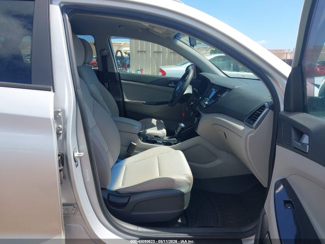 Продаж на аукціоні авто 2017 Hyundai Tucson Eco, vin: KM8J33A28HU475537, номер лоту: 45090623