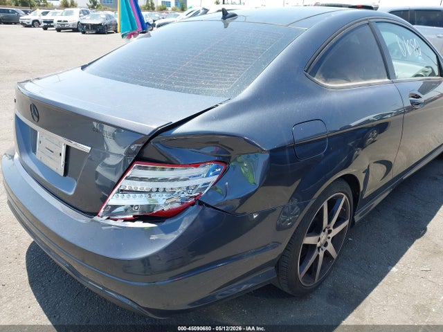 WDDGJ4HB7FG375544 Mercedes-Benz C 250