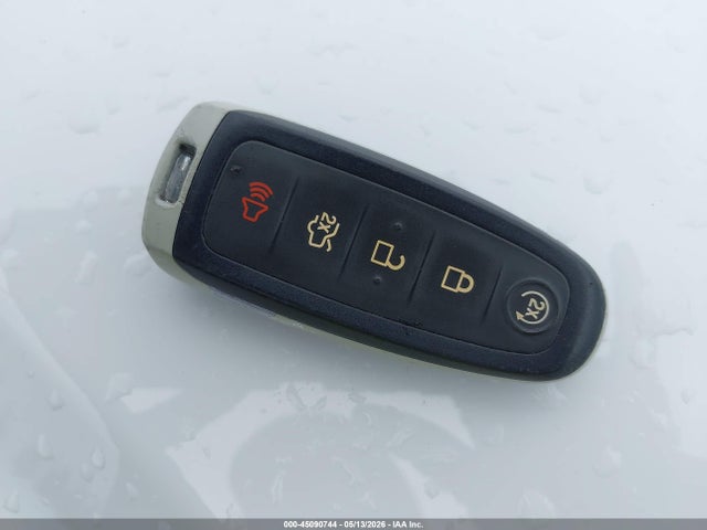 45090744 :رقم المزاد ، 1FMCU9JX7EUB48319 vin ، 2014 Ford Escape Titanium مزاد بيع