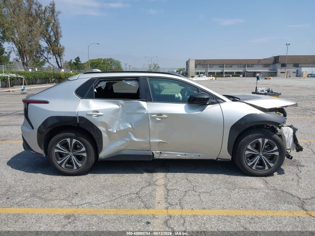 Toyota BZ4X XLE 2024 JTMAAAAA2RA040781 Image 13