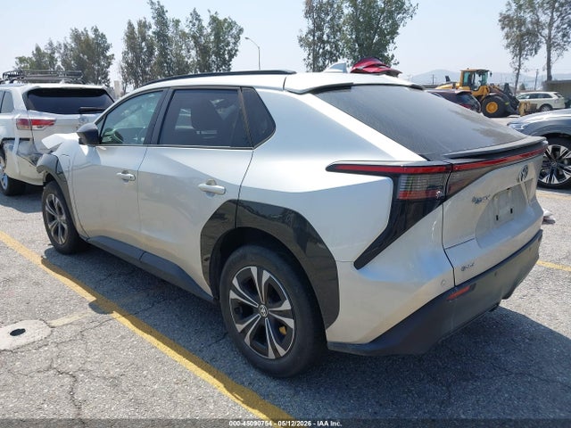 Toyota BZ4X XLE 2024 JTMAAAAA2RA040781 Image 3