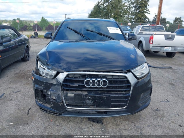 WA1JCCFS0HR004041 Audi Q3 2.0t Premium