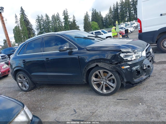 WA1JCCFS0HR004041 Audi Q3 2.0t Premium