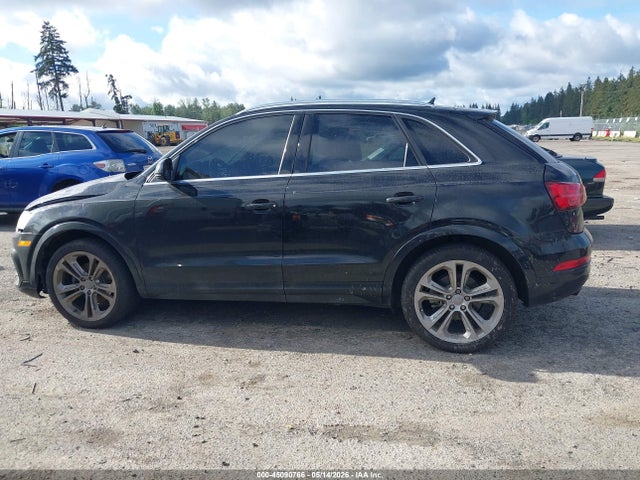WA1JCCFS0HR004041 Audi Q3 2.0t Premium