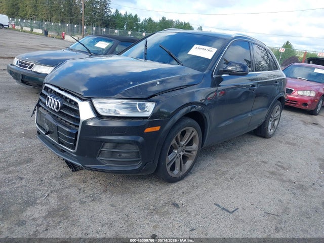 WA1JCCFS0HR004041 Audi Q3 2.0t Premium