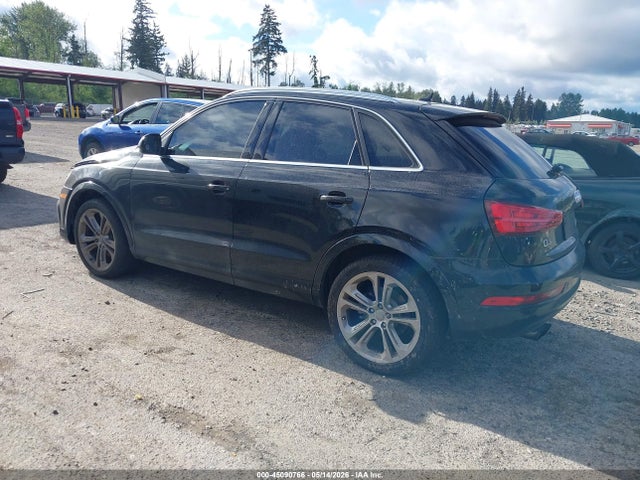 WA1JCCFS0HR004041 Audi Q3 2.0t Premium