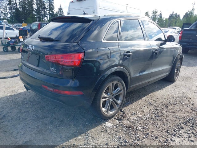 WA1JCCFS0HR004041 Audi Q3 2.0t Premium