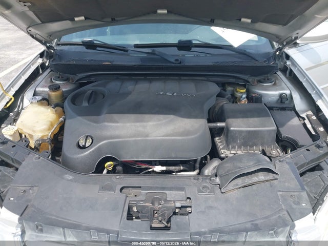 45090798 :رقم المزاد ، 1C3BC2EG0BN537611 vin ، 2011 Chrysler 200 Touring مزاد بيع