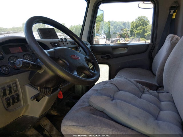 45090830 :رقم المزاد ، 2NP3LJ0X7GM325600 vin ، 2016 Peterbilt 348 مزاد بيع