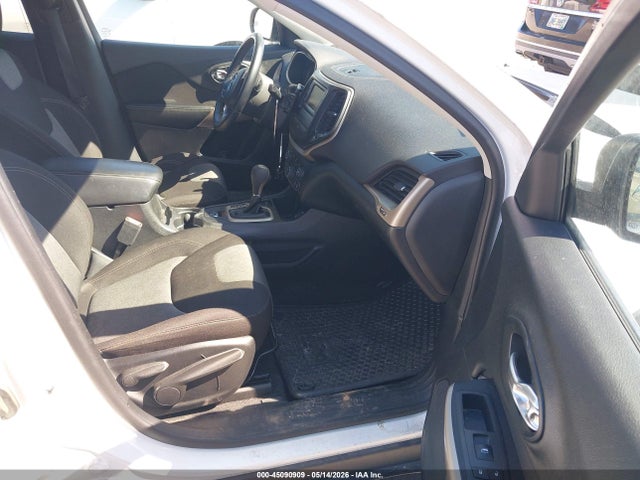 Продажа на аукционе авто 2018 Jeep Cherokee Latitude Fwd, vin: 1C4PJLCB2JD504182, номер лота: 45090909