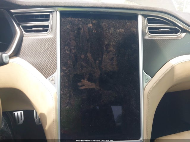 2015 Tesla Model S 70d/85d/p85d მანქანა იყიდება აუქციონზე, vin: 5YJSA4H29FFP78231, აუქციონის ნომერი: 45090944