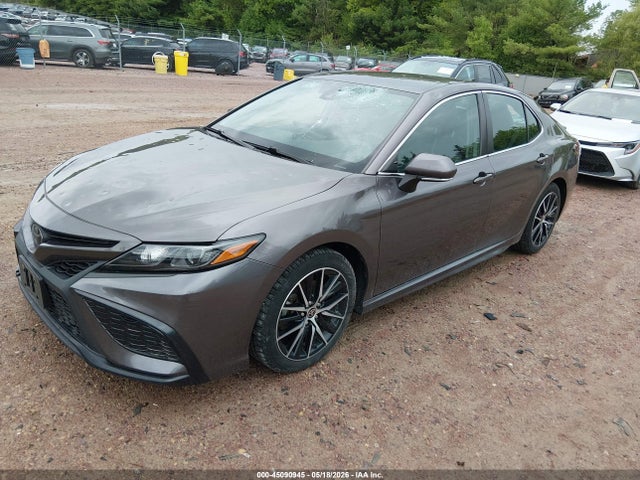 45090945 :رقم المزاد ، 4T1G11AKXNU645638 vin ، 2022 Toyota Camry Se مزاد بيع