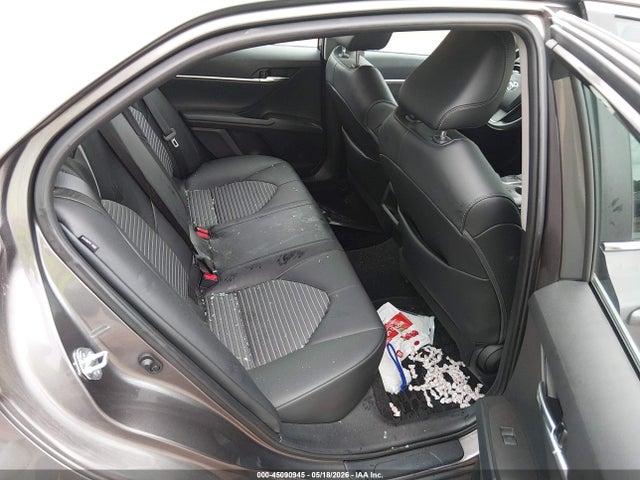 45090945 :رقم المزاد ، 4T1G11AKXNU645638 vin ، 2022 Toyota Camry Se مزاد بيع