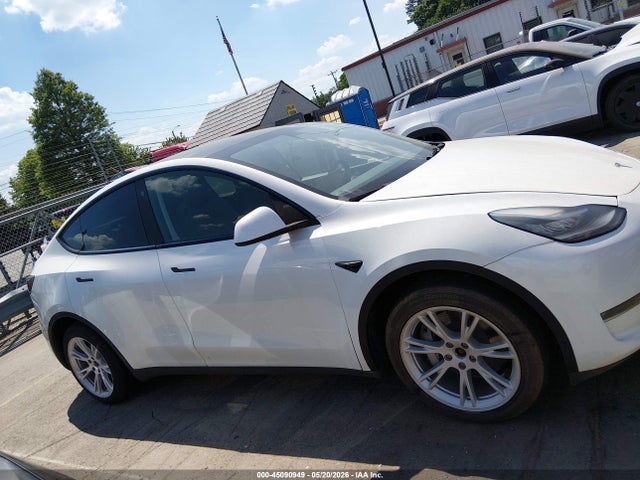 Продажа на аукционе авто 2023 Tesla Model Y Awd/long Range Dual Motor All-wheel Drive, vin: 7SAYGDEE1PF611292, номер лота: 45090949