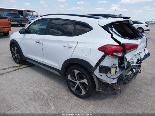 Hyundai Tucson Value 2018 KM8J33A28JU778453 Image 3