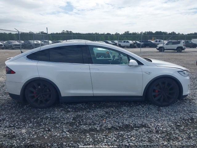 Продажа на аукционе авто 2016 Tesla Model X 75d/p100d/p90d, vin: 5YJXCBE40GF008995, номер лота: 45090982