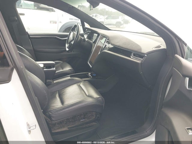 Продажа на аукционе авто 2016 Tesla Model X 75d/p100d/p90d, vin: 5YJXCBE40GF008995, номер лота: 45090982