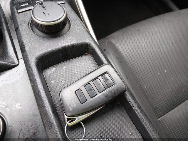 Продажа на аукционе авто 2016 Lexus Is 200t, vin: JTHBA1D21G5005341, номер лота: 45090987