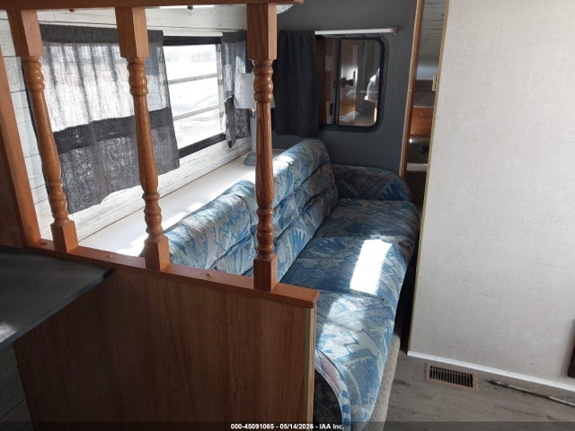 1999 Coachmen Catalina მანქანა იყიდება აუქციონზე, vin: 1TC3B3625X1501802, აუქციონის ნომერი: 45091065
