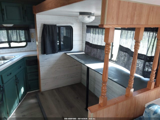 1999 Coachmen Catalina მანქანა იყიდება აუქციონზე, vin: 1TC3B3625X1501802, აუქციონის ნომერი: 45091065