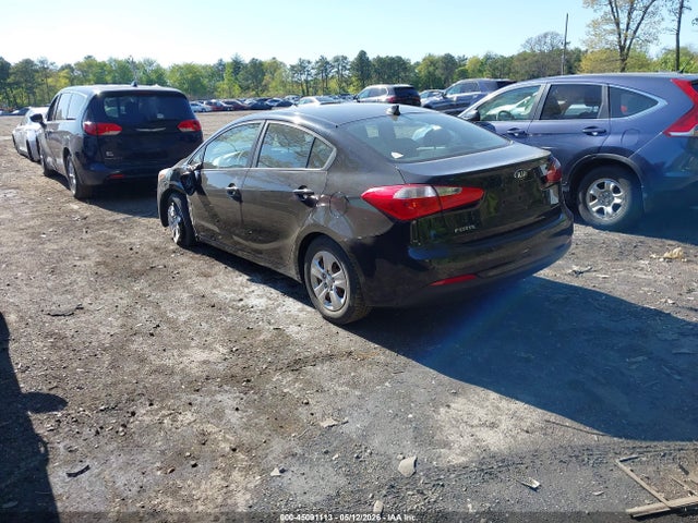 45091113 :رقم المزاد ، KNAFK4A6XF5259327 vin ، 2015 Kia Forte Lx مزاد بيع