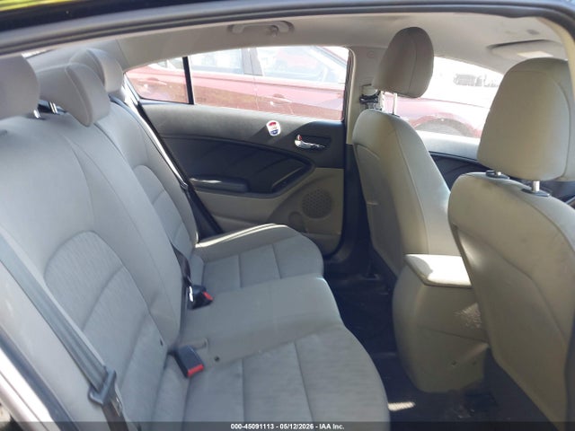45091113 :رقم المزاد ، KNAFK4A6XF5259327 vin ، 2015 Kia Forte Lx مزاد بيع