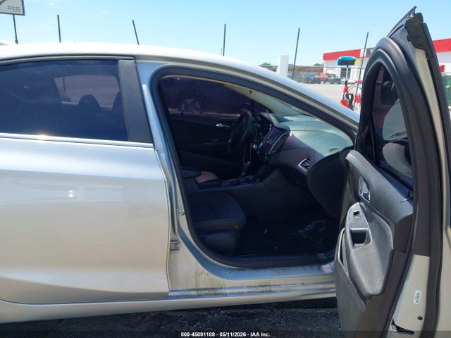 Продаж на аукціоні авто 2018 Chevrolet Cruze Lt Auto, vin: 1G1BE5SM8J7188677, номер лоту: 45091189
