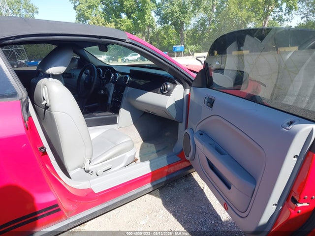 45091223 :رقم المزاد ، 1ZVFT84N555211658 vin ، 2005 Ford Mustang مزاد بيع