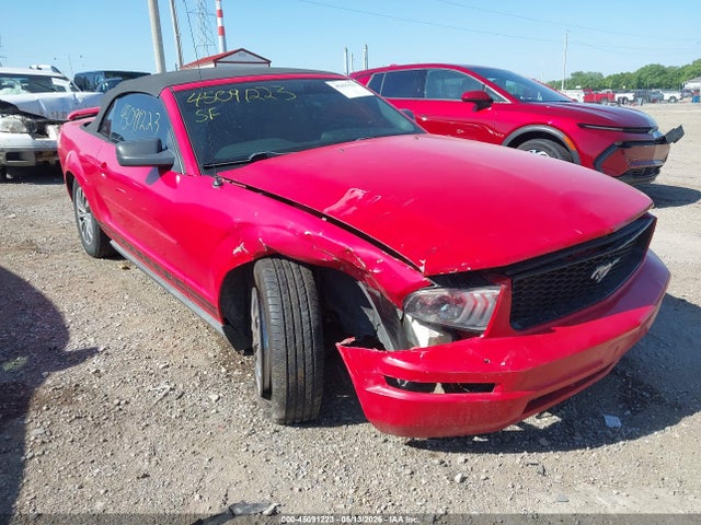 45091223 :رقم المزاد ، 1ZVFT84N555211658 vin ، 2005 Ford Mustang مزاد بيع