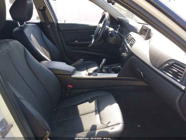 45091283 :رقم المزاد ، WBA3C3G58FNS76300 vin ، 2015 Bmw 320i Xdrive مزاد بيع