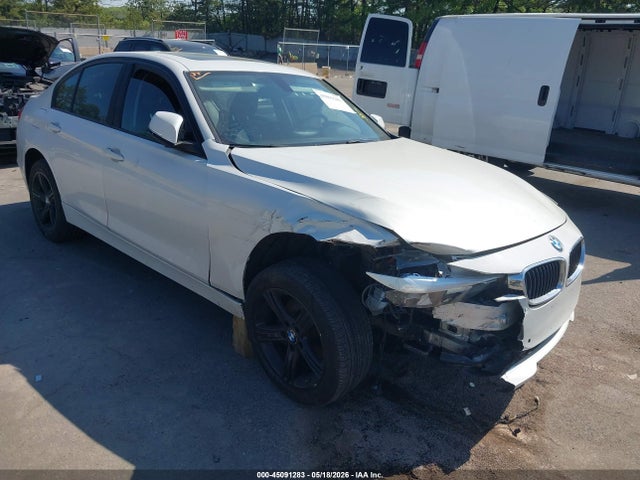 45091283 :رقم المزاد ، WBA3C3G58FNS76300 vin ، 2015 Bmw 320i Xdrive مزاد بيع