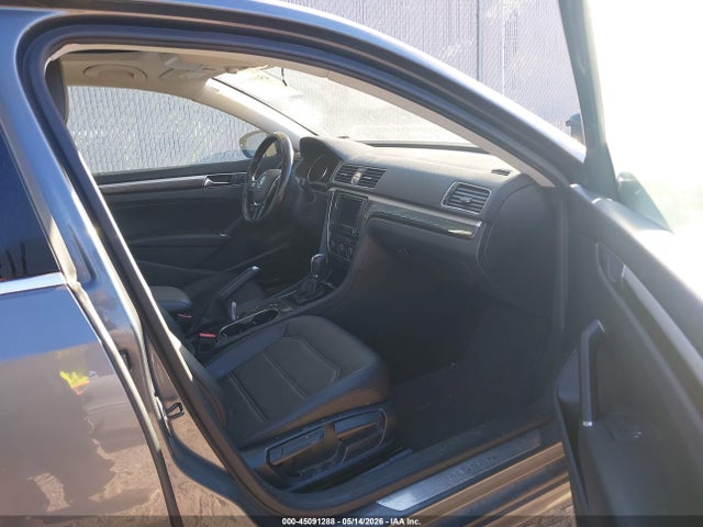 45091288 :رقم المزاد ، 1VWGT7A37HC076426 vin ، 2017 Volkswagen Passat 1.8t Se مزاد بيع