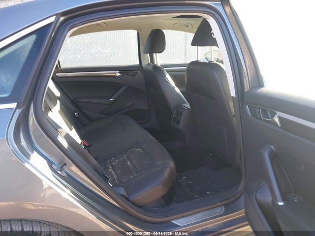 45091288 :رقم المزاد ، 1VWGT7A37HC076426 vin ، 2017 Volkswagen Passat 1.8t Se مزاد بيع