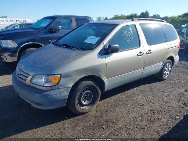 45091405 :رقم المزاد ، 4T3ZF13C62U505587 vin ، 2002 Toyota Sienna Le مزاد بيع