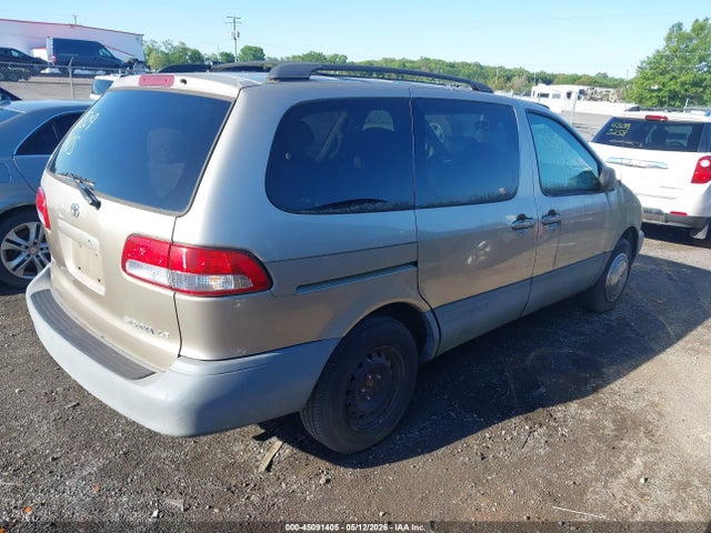45091405 :رقم المزاد ، 4T3ZF13C62U505587 vin ، 2002 Toyota Sienna Le مزاد بيع