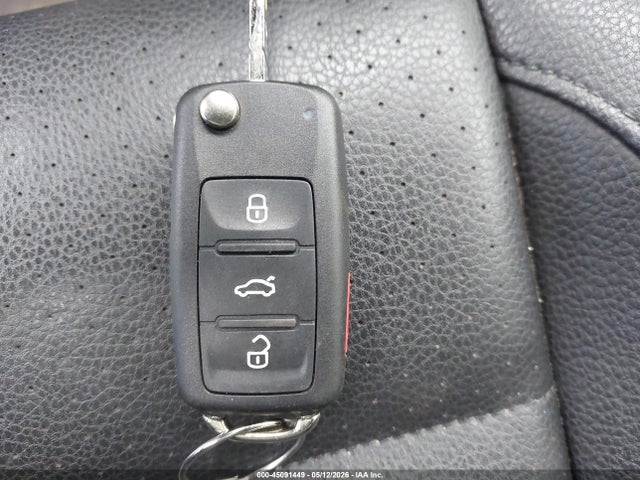 2013 Volkswagen Tiguan Se მანქანა იყიდება აუქციონზე, vin: WVGBV3AX5DW578293, აუქციონის ნომერი: 45091449