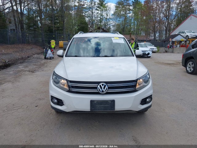 2013 Volkswagen Tiguan Se მანქანა იყიდება აუქციონზე, vin: WVGBV3AX5DW578293, აუქციონის ნომერი: 45091449