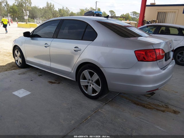 45091479 :رقم المزاد ، 3VWD17AJ9EM419352 vin ، 2014 Volkswagen Jetta 1.8t Se مزاد بيع