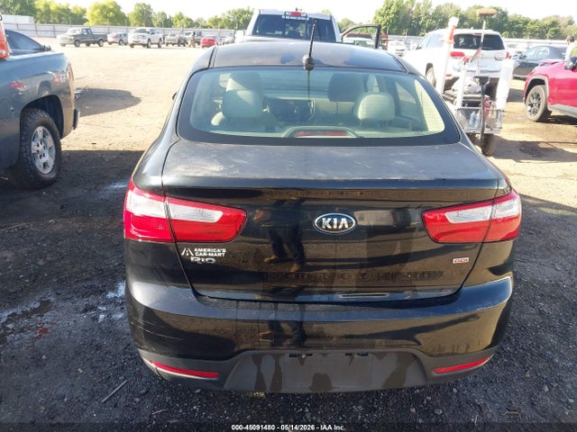2015 Kia Rio Lx მანქანა იყიდება აუქციონზე, vin: KNADM4A37F6458286, აუქციონის ნომერი: 45091480