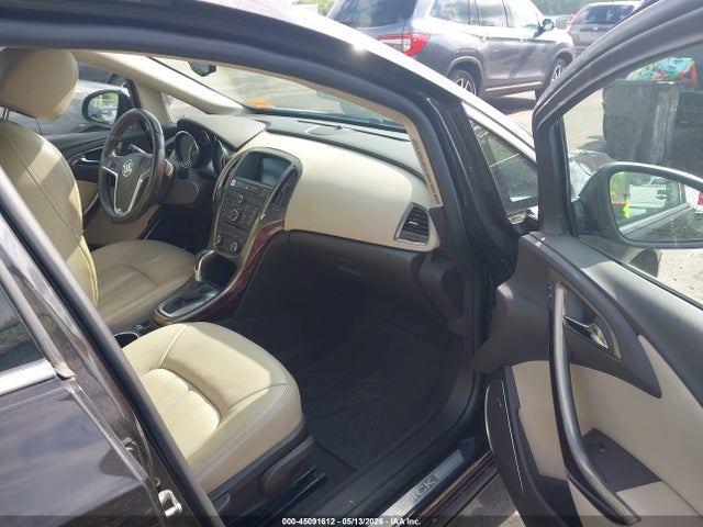 45091612 :رقم المزاد ، 1G4PS5SK2F4134669 vin ، 2015 Buick Verano Leather Group مزاد بيع
