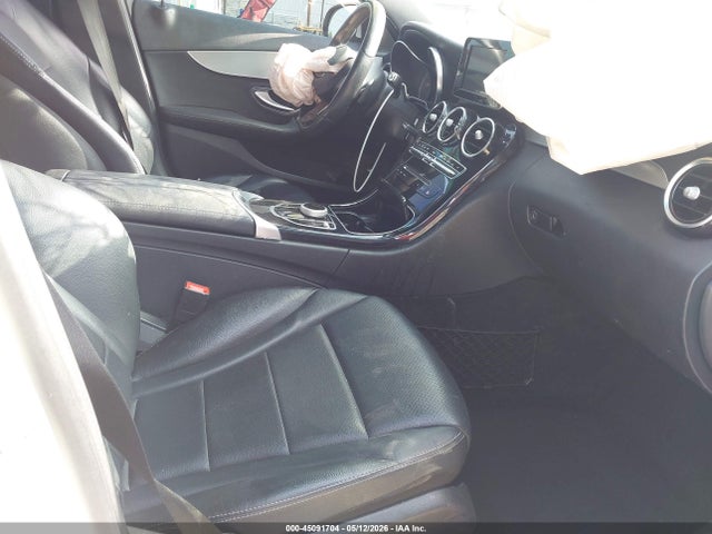 Aukcja sprzedaży 2018 Mercedes-benz C 300, vin: 55SWF4JBXJU240206, numer aukcji: 45091704