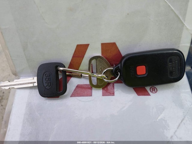 2000 Toyota Sienna Le მანქანა იყიდება აუქციონზე, vin: 4T3ZF13C8YU193328, აუქციონის ნომერი: 45091821