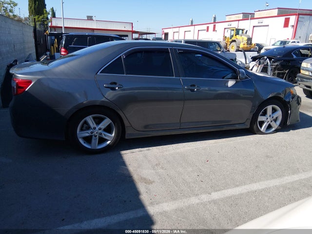 45091830 :رقم المزاد ، 4T1BF1FK7CU125205 vin ، 2012 Toyota Camry Se مزاد بيع