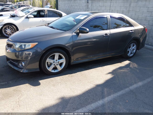 45091830 :رقم المزاد ، 4T1BF1FK7CU125205 vin ، 2012 Toyota Camry Se مزاد بيع