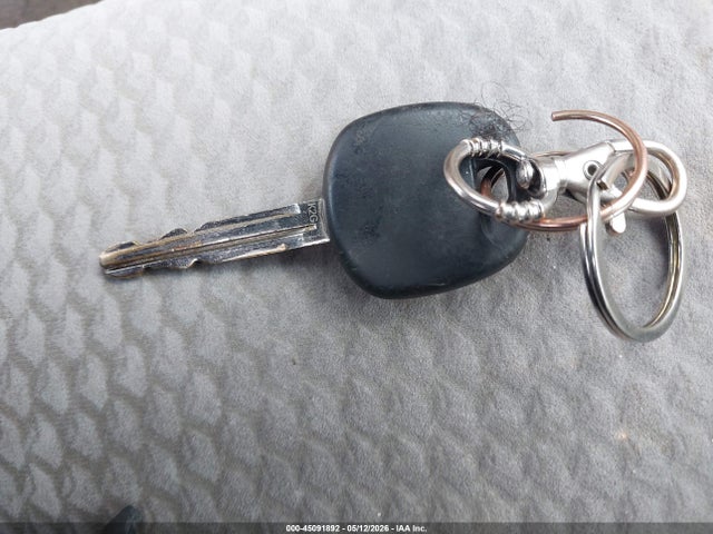45091892 :رقم المزاد ، 4T1BF3EKXBU646057 vin ، 2011 Toyota Camry Le مزاد بيع