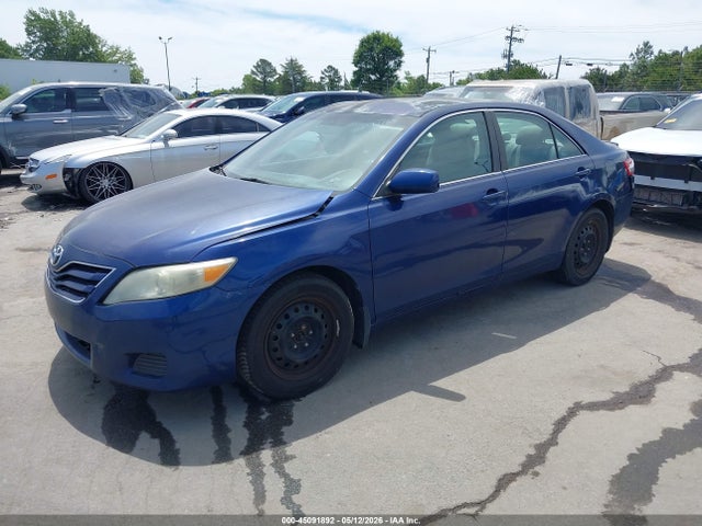 45091892 :رقم المزاد ، 4T1BF3EKXBU646057 vin ، 2011 Toyota Camry Le مزاد بيع