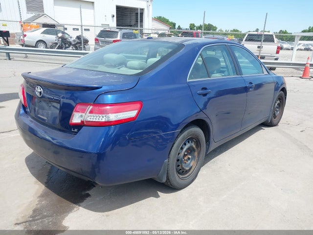 45091892 :رقم المزاد ، 4T1BF3EKXBU646057 vin ، 2011 Toyota Camry Le مزاد بيع
